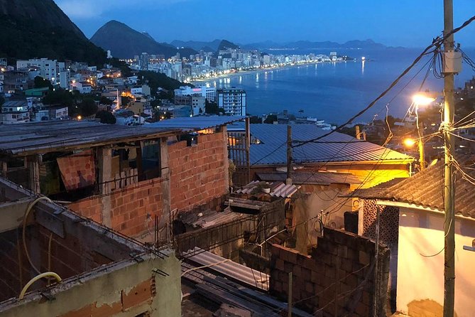 A socio-educational and gastronomic experience in the Vidigal favela - A local artist’s studio and Vidigal’s creative side