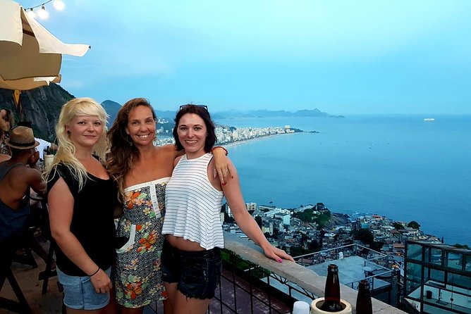 A socio-educational and gastronomic experience in the Vidigal favela - Beer, pastels, and a community bar