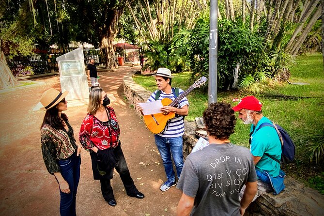 Bossa Nova Walking Tour - Praça General Osório and the Hippie Fair