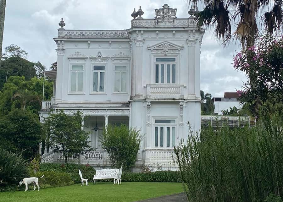 Explore Santa Teresa: Walking Tour - Rua Laurinda Santos Lôbo and local shopping
