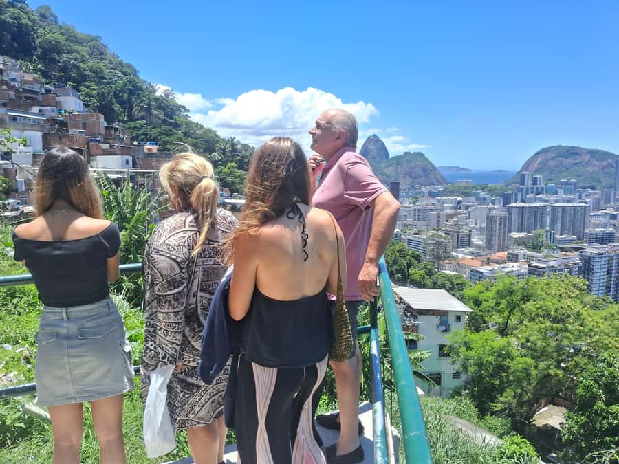 Favela Santa Marta: Walking Tour with local guide - Key points to know before you go