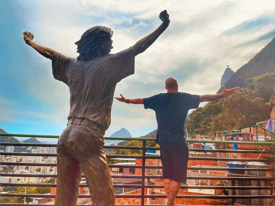 Favela Santa Marta: Walking Tour with local guide - What Santa Marta adds to a Rio visit