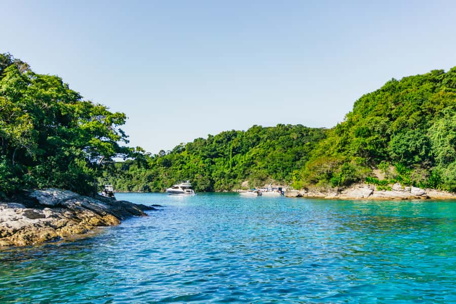 From Rio de Janeiro: Angra dos Reis Boat Trip with Lunch - What the boat atmosphere is really like