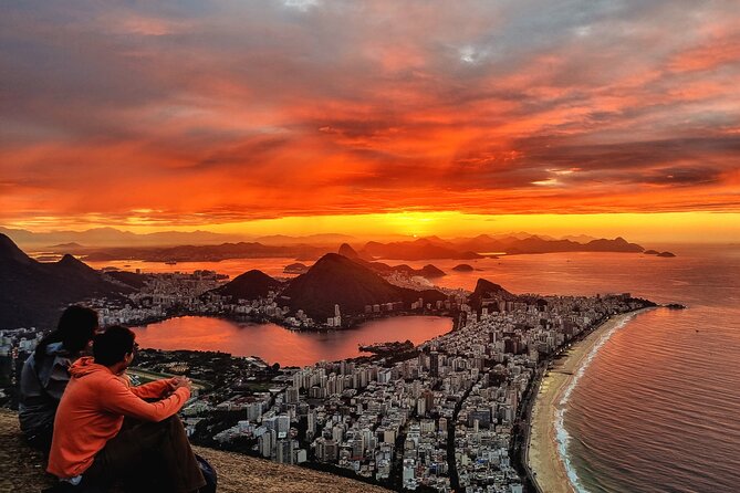 Half Day Hiking Tour Morro Dois Irmaos and Favela Vidigal - Morro Dois Irmaos gives you Rio in one sweeping view