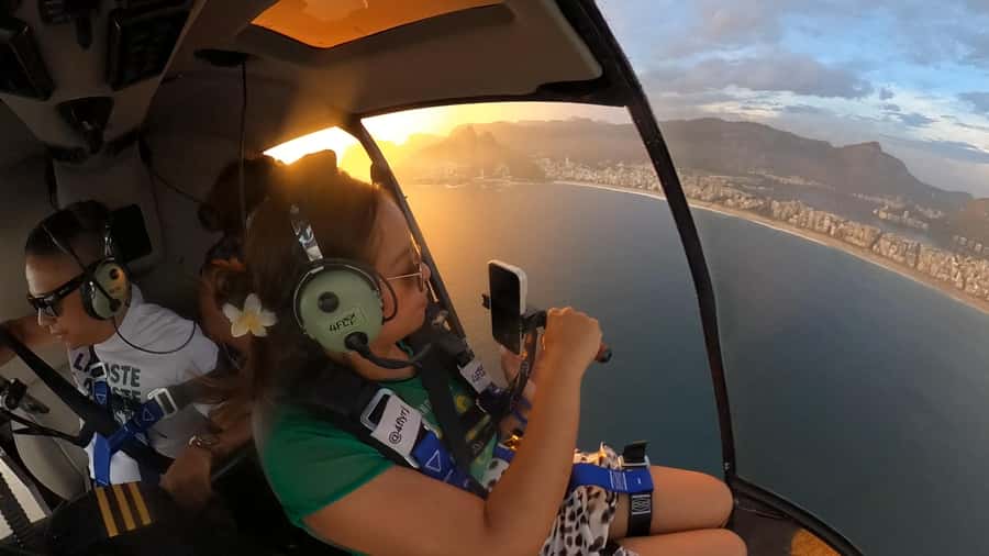 Helicopter flight no doors in Rio de Janeiro - Why the doors-off setup matters