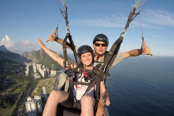 Paragliding in Rio de Janeiro - What the equipment and video include