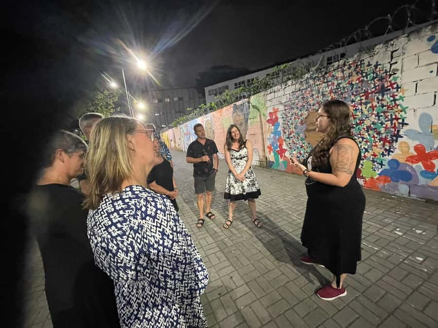 Pedra do Sal: Live Samba Night with Local Guide & Drink - Why Pedra do Sal feels different from a samba show