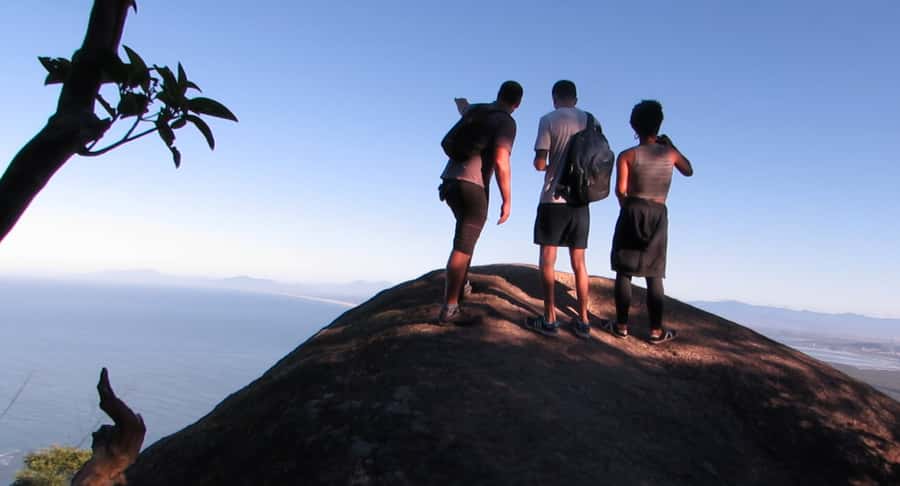 Pedra do Telégrafo Hike and Beach Full-Day Tour - Cooling off at Grumari or Prainha Beach