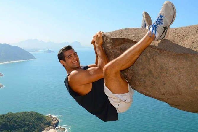 Pedra do Telégrafo Hiking Tour ( Telegraph Rock - Avoid Crowds) - Rio de Janeiro - At the rock, the photo is carefully staged