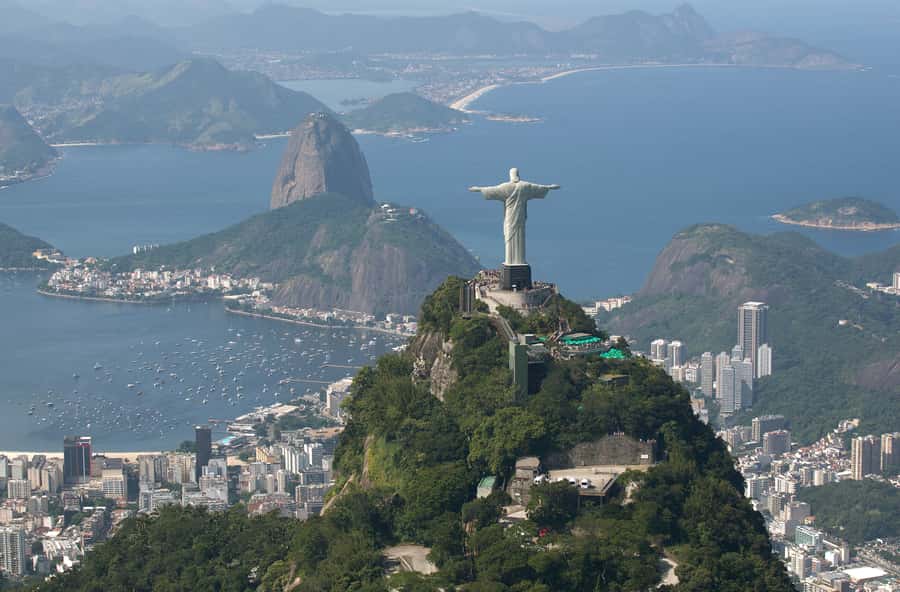 Rio: Christ The Redeemer Half Day Tour With Pick up - What the guide adds to a short tour