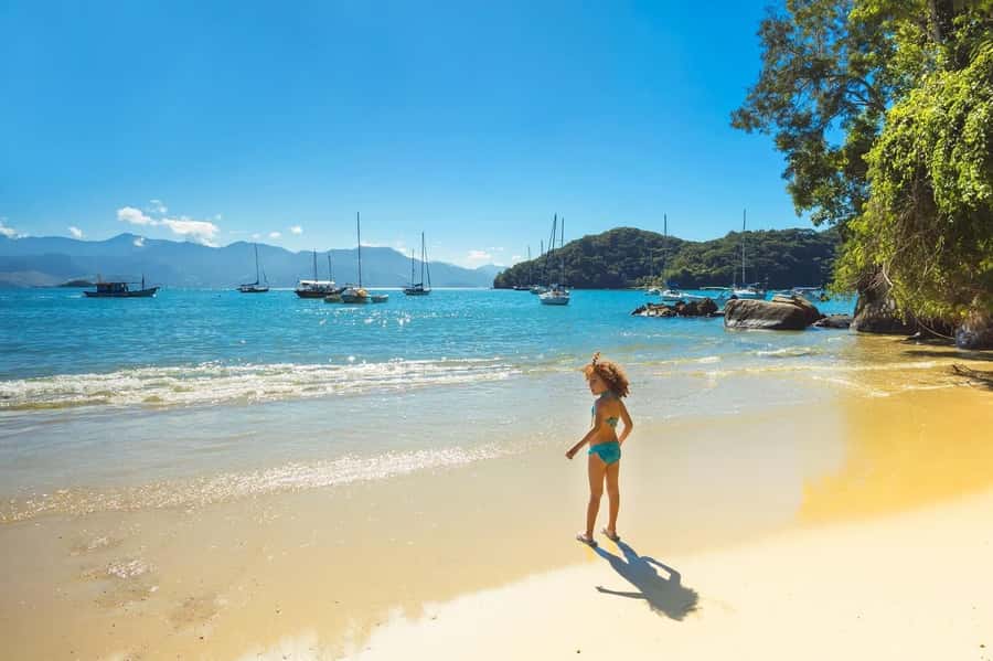 Rio de Janeiro: Angra dos Reis and Ilha Grande Full-Day Tour - The boat ride sets the mood