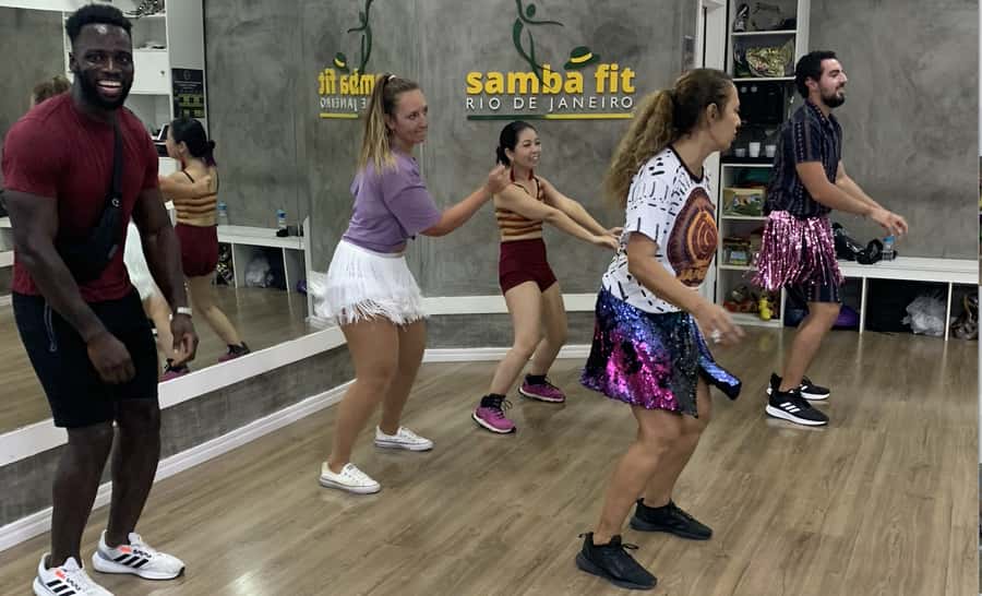 Rio de Janeiro: Beginner Samba Lesson in Ipanema - The Carnival costume finale