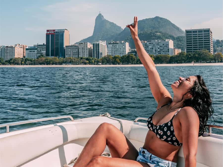 Rio de Janeiro: Boat Tour - Sunset with Beer - Sugarloaf and Red Beach from sea level