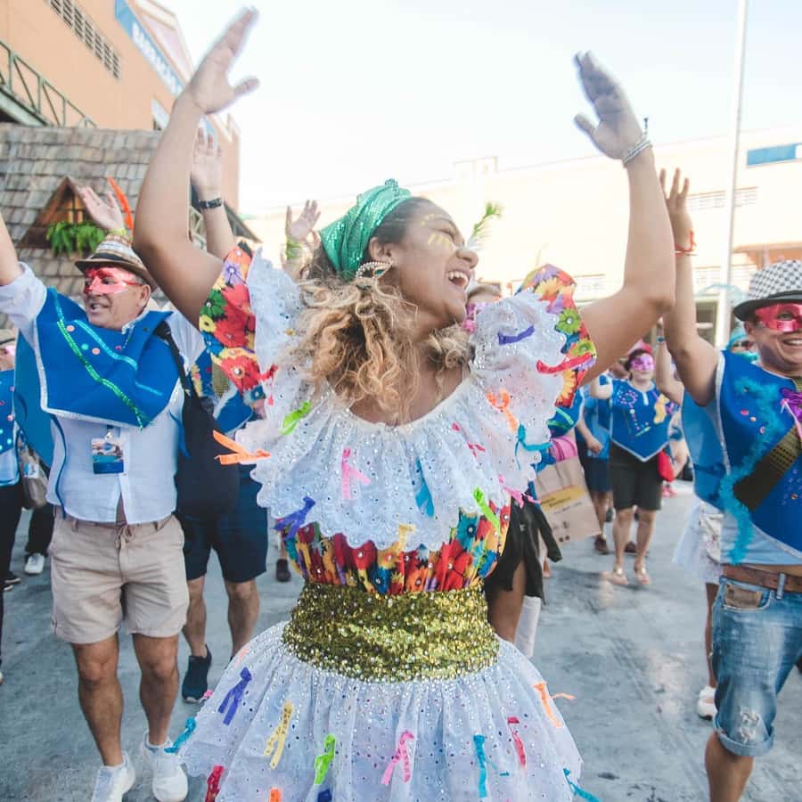 Rio de Janeiro: Carnaval Backstage Tour and Samba Class - What the three-hour Carnaval visit is really about