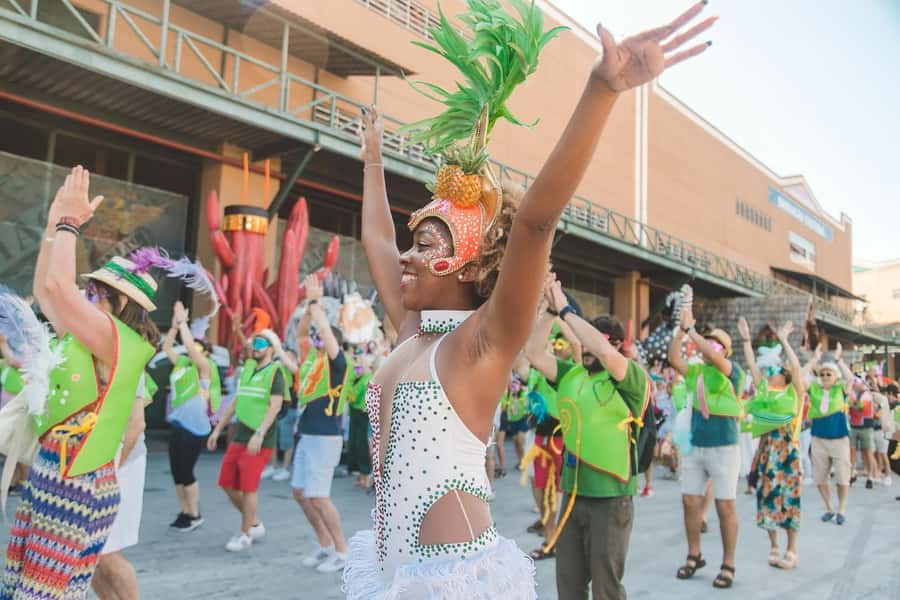 Rio de Janeiro: Carnaval Backstage Tour and Samba Class - The hotel pickup makes a busy Rio day easier
