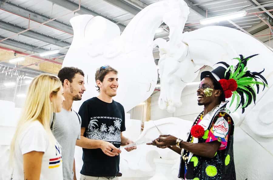 Rio de Janeiro: Carnaval Backstage Tour and Samba Class - The caipirinha stop adds a simple Brazilian touch