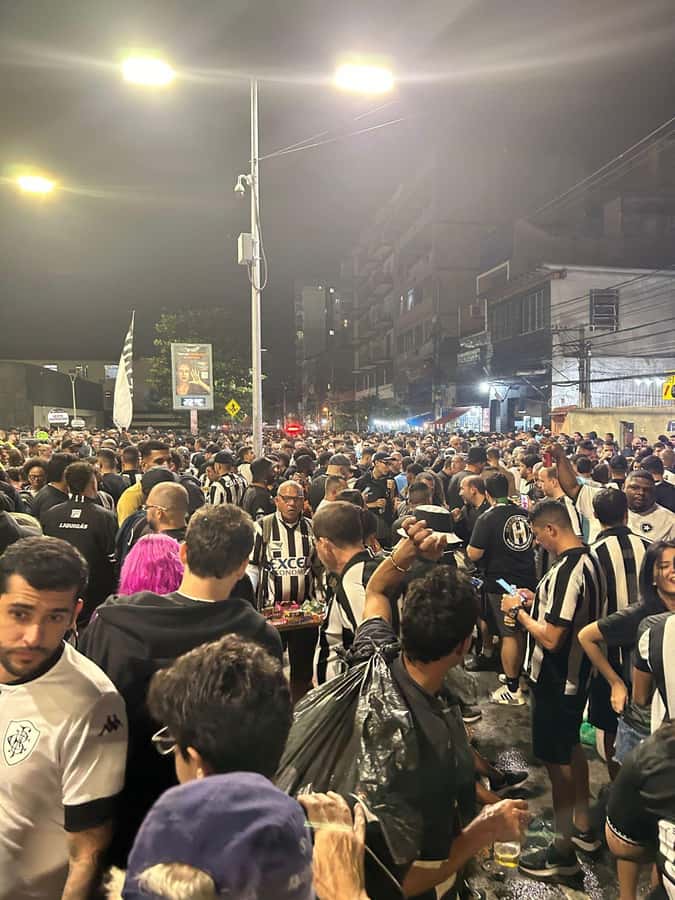 Rio de Janeiro: Enjoy a Botafogo soccer game with Locals - Food, beer, and the pre-game atmosphere