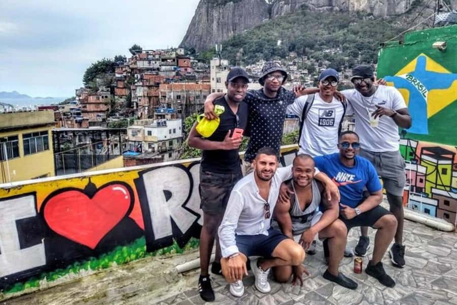 Rio de Janeiro: Favela Jeep Tour to Rocinha and Capoeira - Entering Rocinha with a local focus