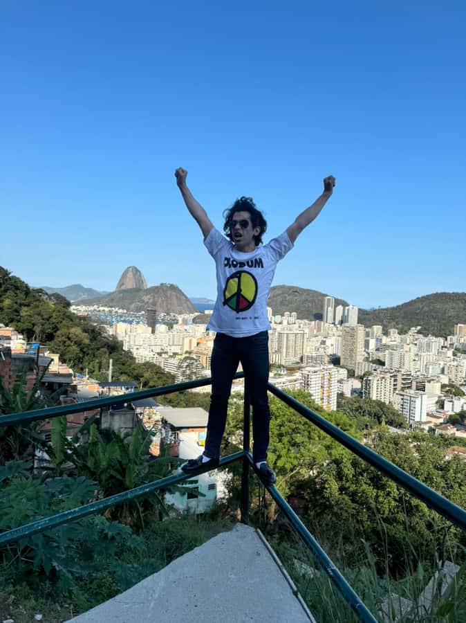Rio de Janeiro: Favela Santa Marta Top Tour with Local Guide - Walking into Santa Marta with a local guide