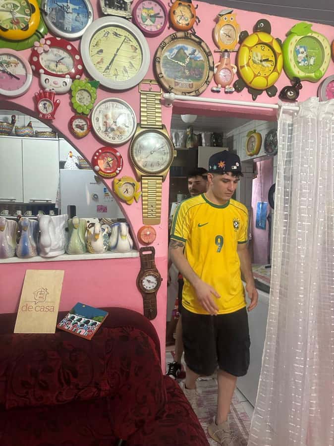 Rio de Janeiro: Favela Santa Marta Top Tour with Local Guide - Shopping and small local businesses