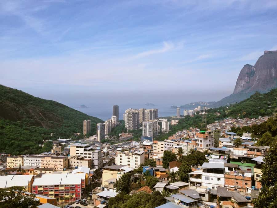 Rio de Janeiro: Favela Tour with Hotel Transfers - What guides add to the experience