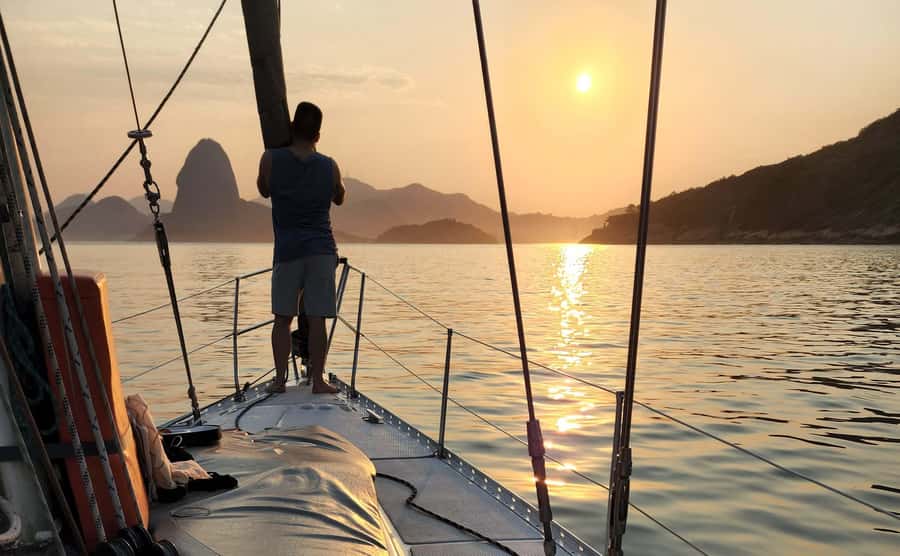 Rio de Janeiro: Guanabara Bay Sunset Sailing Tour & Drinks - Christ the Redeemer and Rio’s skyline from the water