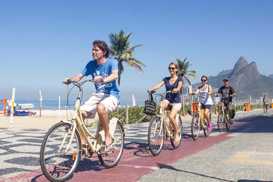 Rio de Janeiro: Guided Bike Tours in Small Groups - Guides, Pace, and Safety in City Traffic