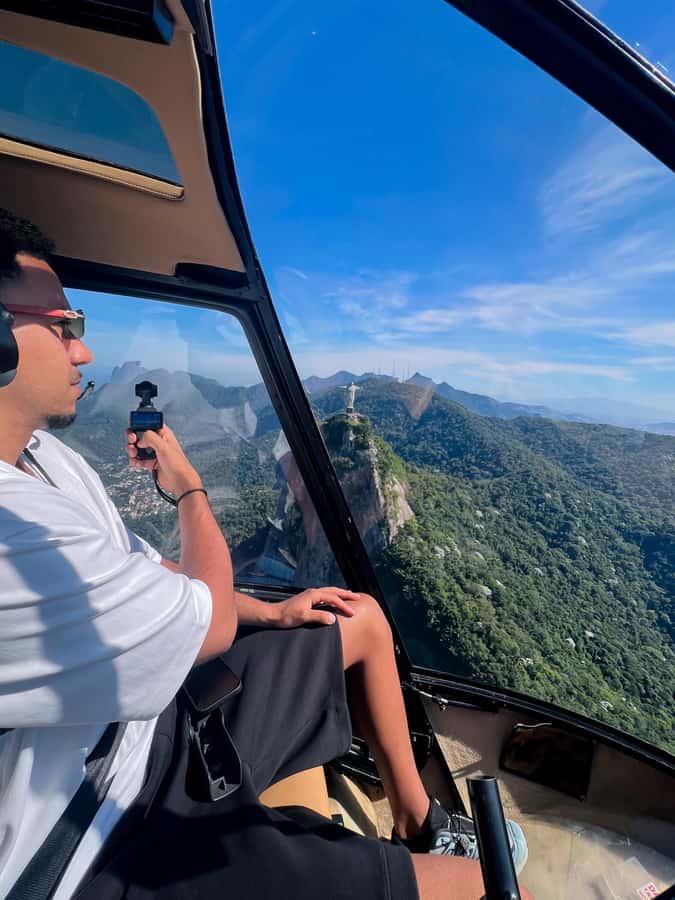 Rio de Janeiro: Helicopter Flight Christ the Redeemer 30 min - Ipanema, Arpoador, and Copacabana from the sky