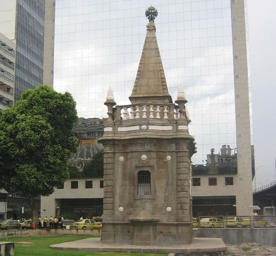 Rio de Janeiro : Must-See Sites Walking Tour With A Guide - Travessa do Comércio, a quieter historic lane