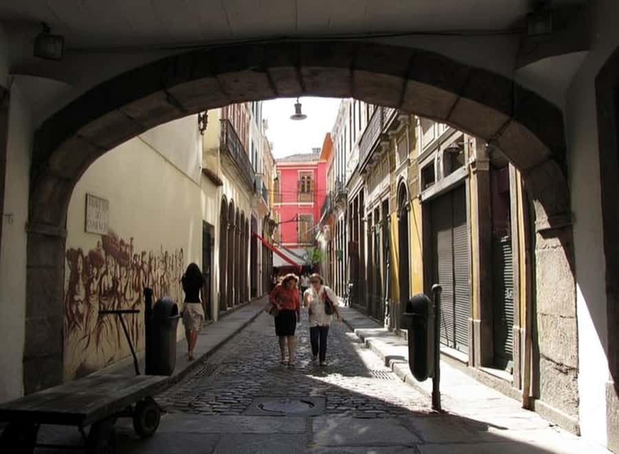 Rio de Janeiro : Must-See Sites Walking Tour With A Guide - The private format is the real selling point