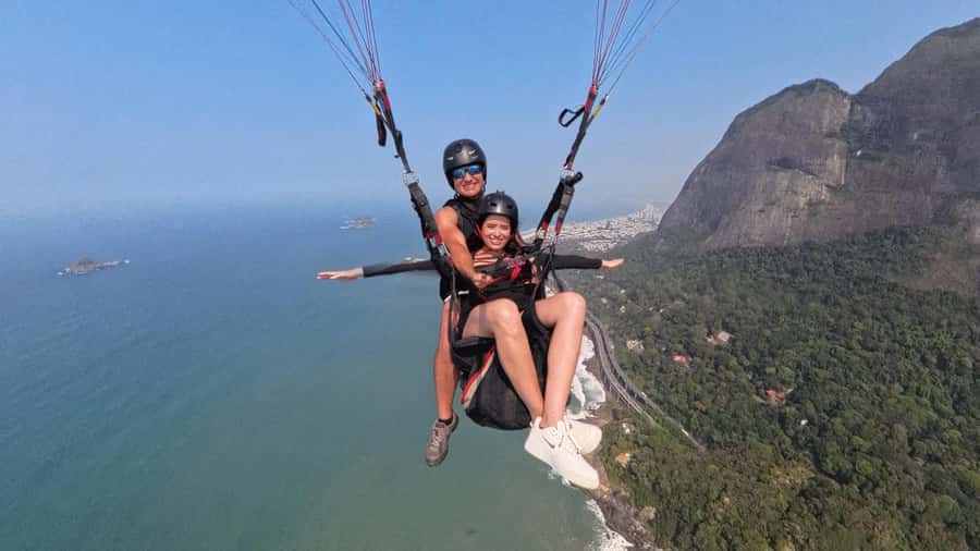 Rio de Janeiro : Paragliding Tandem Flights over Rio - Landing at São Conrado Beach