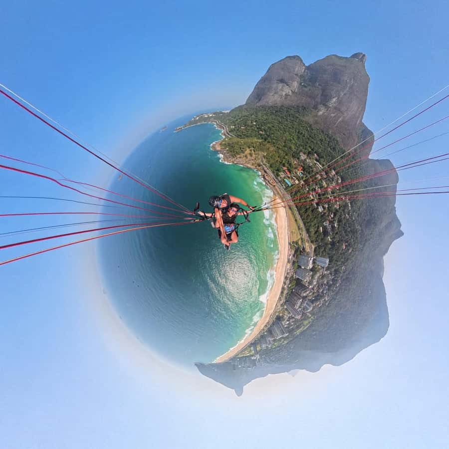 Rio de janeiro : Paragliding Tandem Flights over Rio - Meeting at the flight club in São Conrado