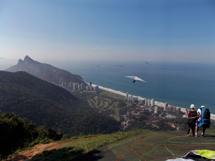 Rio de Janeiro: Pedra Bonita & Tijuca Forest Hike Tour - Watching takeoffs at the gliding ramp