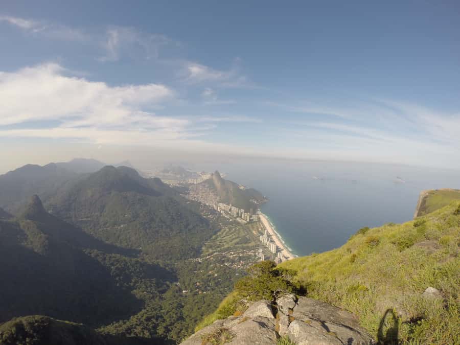 Rio de Janeiro: Pedra da Gávea Guided Hike Tour - What the guide adds to the day