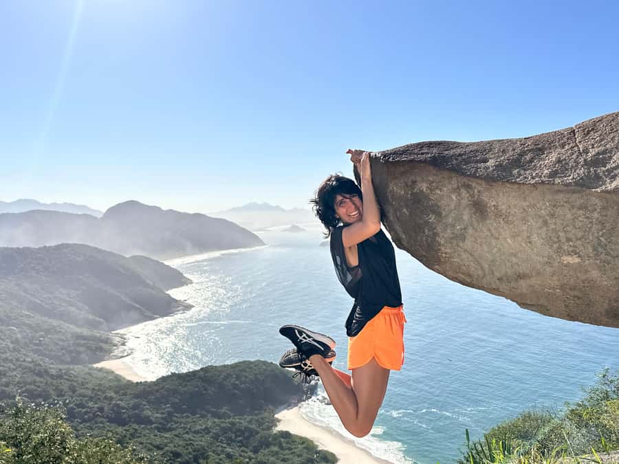 Rio de Janeiro: Pedra do Telégrafo trail and beach stop - Reaching the Famous Rock Viewpoint