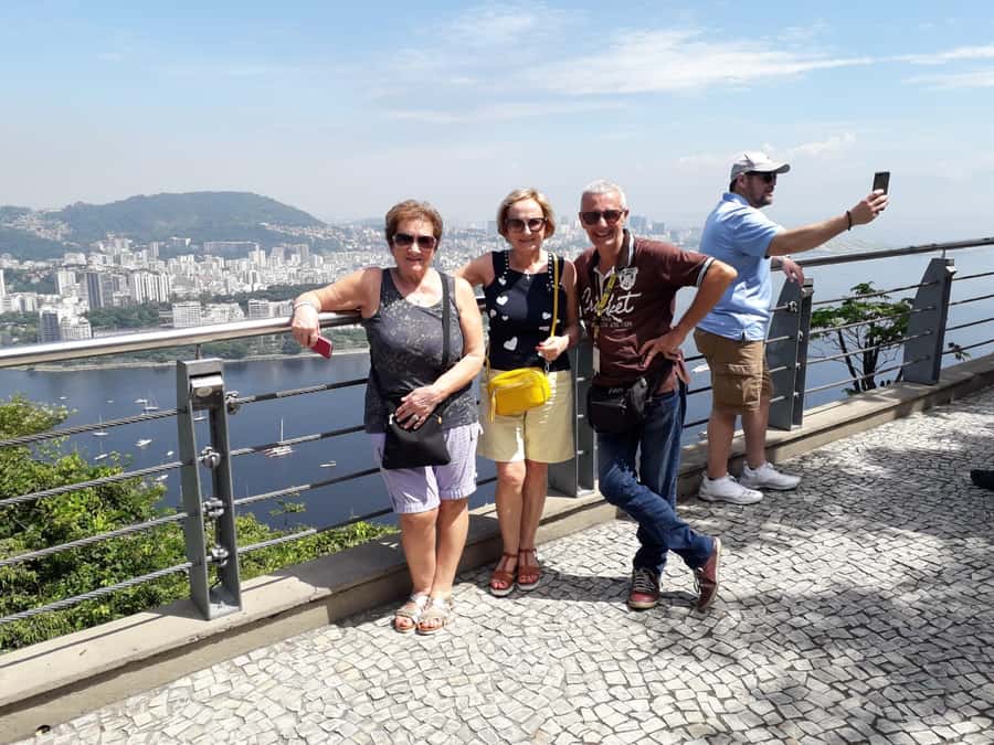 Rio de Janeiro: Private Day Tour with lunch - Public art at the Etnias Kobra mural