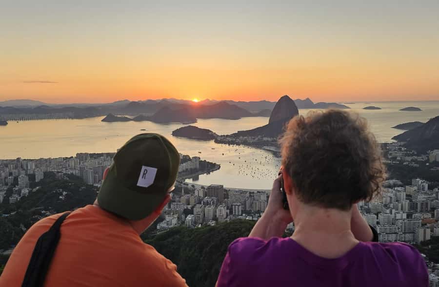 Rio de Janeiro: Private Sunrise Tour at Mirante Dona Marta - Should you book the Mirante Dona Marta sunrise tour?