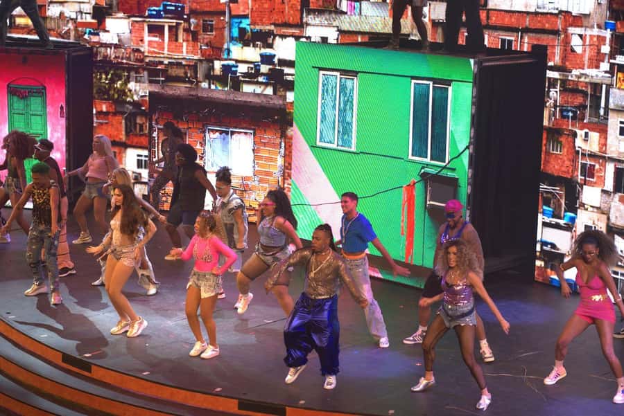 Rio de Janeiro: Roxy Dinner Show with Hotel Pickup - What the four-hour evening looks like