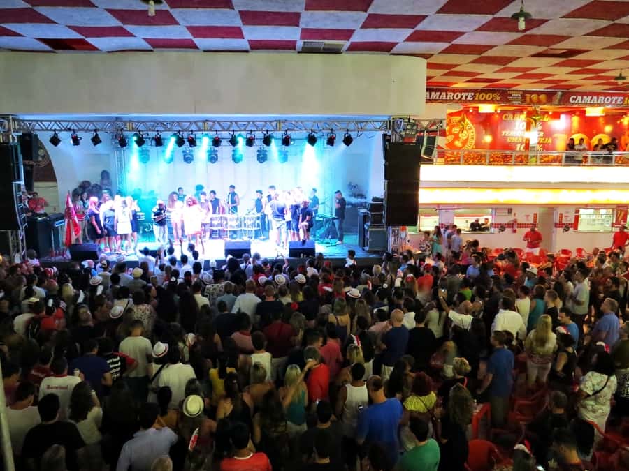 Rio de Janeiro: Salgueiro Samba School Rehearsal Tour - Entering a Saturday night rehearsal