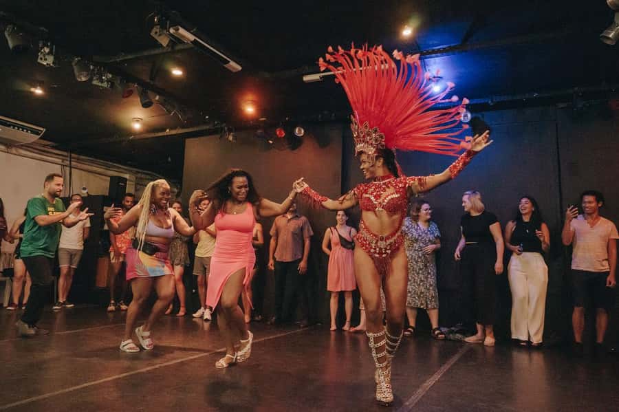 Rio de Janeiro: Samba Class in Copacabana - Arriving at the two Copacabana meeting points