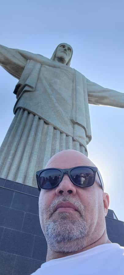 Rio de Janeiro: Skip-The-Line Christ Redeemer Private Tour - One hour beneath Christ the Redeemer