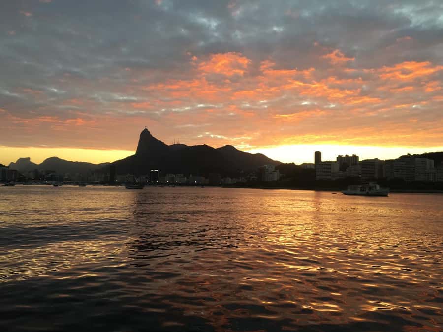 Rio de Janeiro: SpeedBoat Tour - Sunset with Beer - Niterói Contemporary Art Museum and the return route