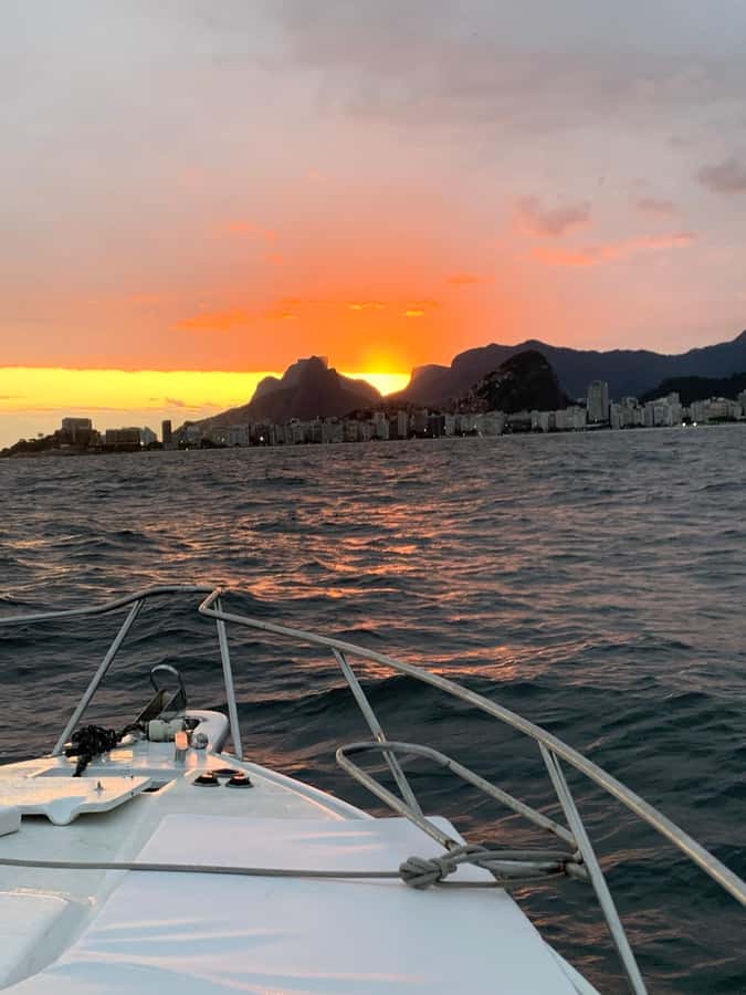 Rio de Janeiro: SpeedBoat Tour - Sunset with Beer - Who should book this sunset cruise