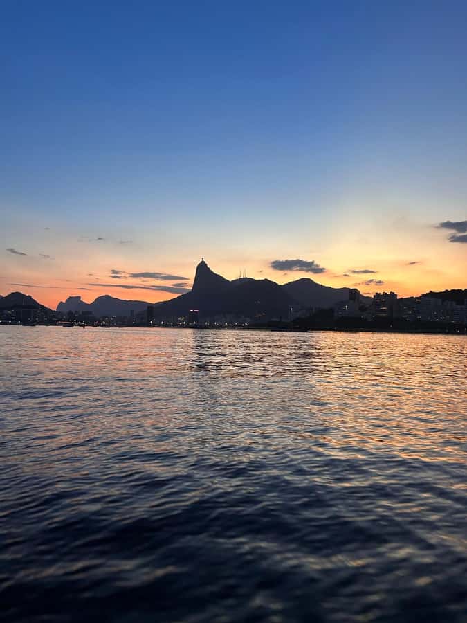 Rio de Janeiro: SpeedBoat Tour - Sunset with Beer - Sugarloaf Mountain and Praia Vermelha from the sea
