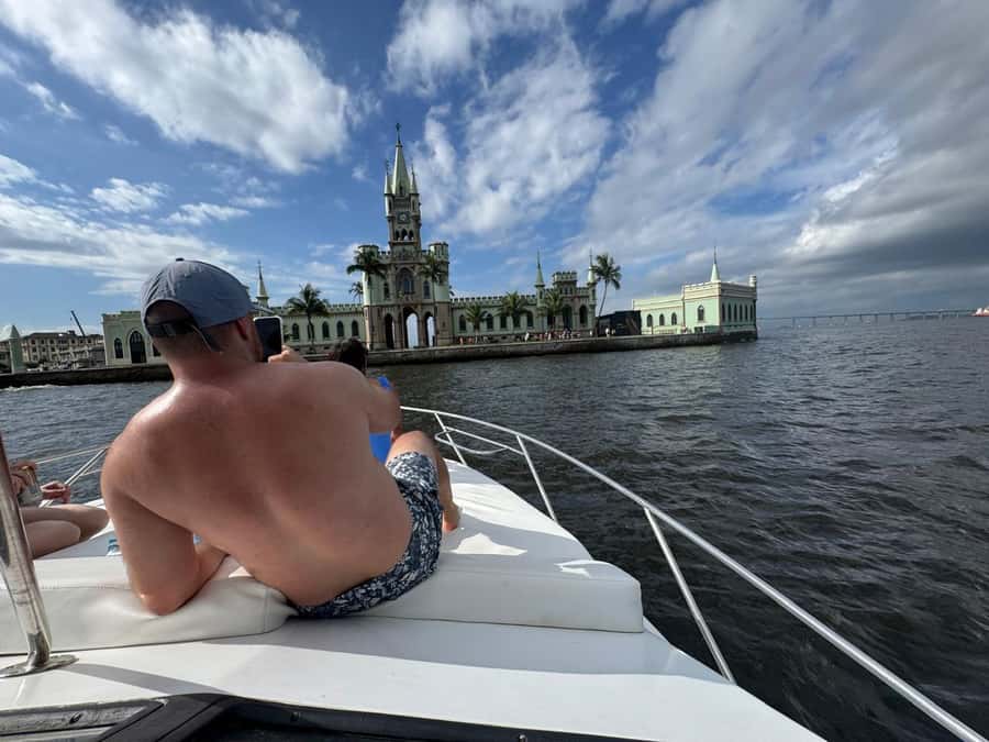 Rio de Janeiro: Speedboat Tour with Snacks and Drinks - Santos Dumont Airport and the first views of Rio