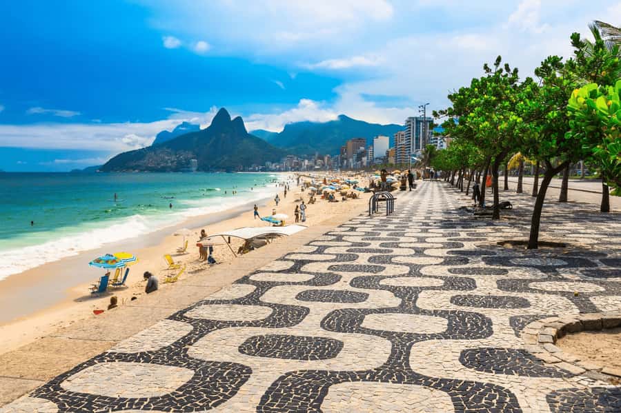 Rio de Janeiro: Sugarloaf Mountain & Beaches Half-Day Tour - The beach drive: Leblon, Ipanema, and Copacabana