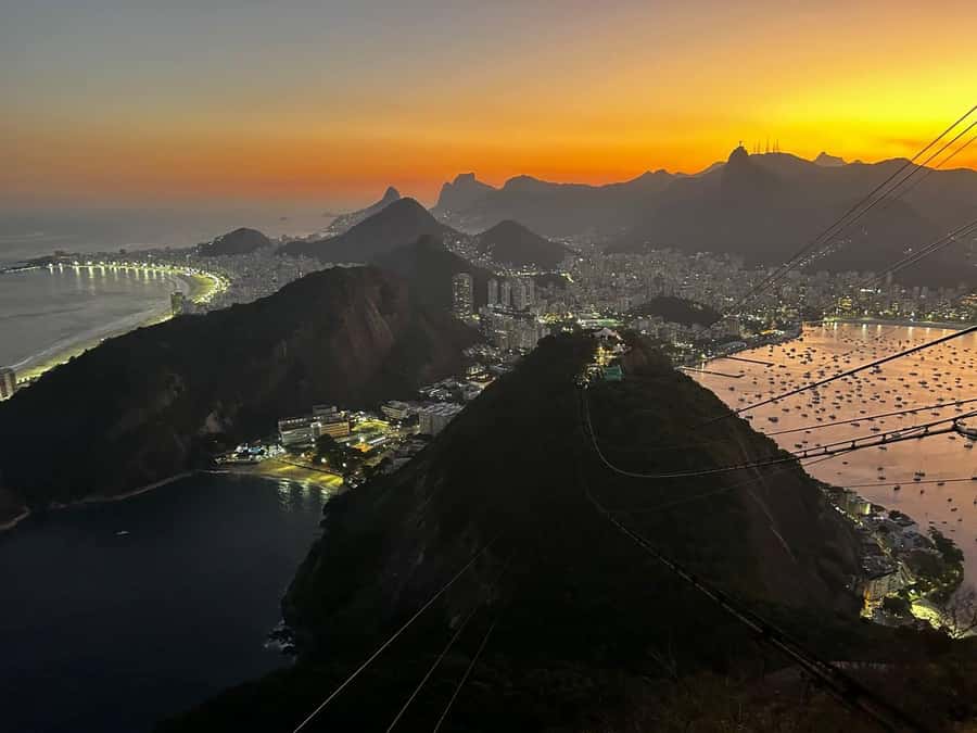 Rio De Janeiro: SUGARLOAF MOUNTAIN HIKE & CLIMB - Starting in Urca beside the mountain