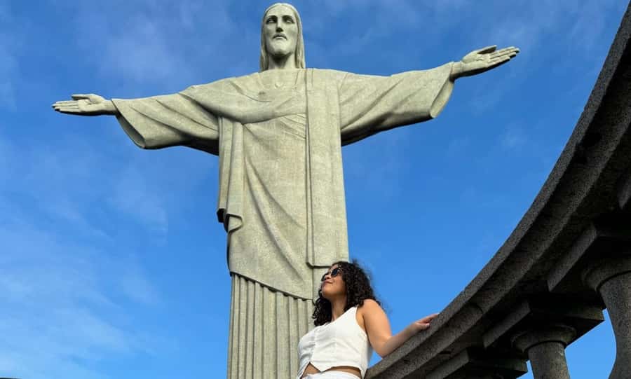 Rio de Janeiro: Sunrise at Observatory & Christ the Redeemer - Air-conditioned transport and group size
