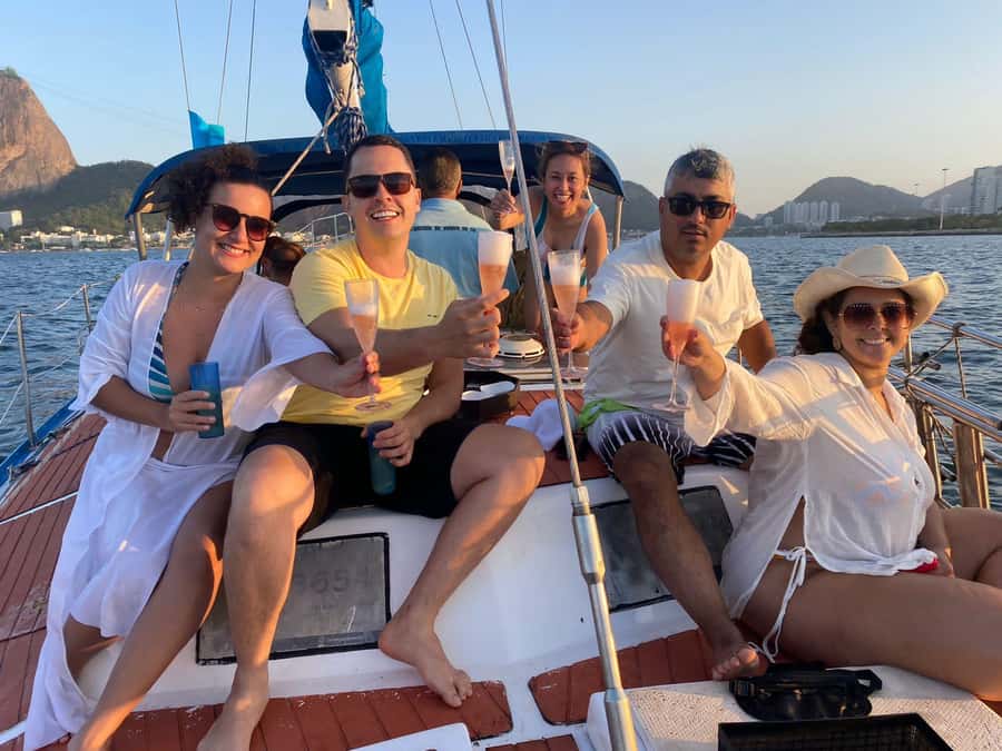Rio de Janeiro: Sunset Sailboat Tour with Open Bar - Who should book this sailboat trip