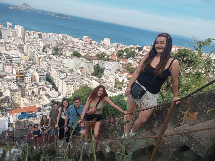 Rio de Janeiro: the biggest favela tour in Rio, lest go! - Starting at Rua Sá Ferreira, 38